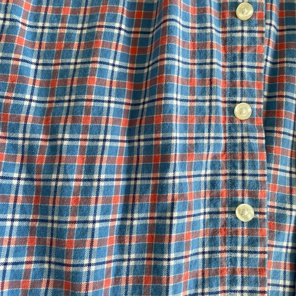 Boys Large Vineyard Vines Cotton button down - Picture 2 of 4